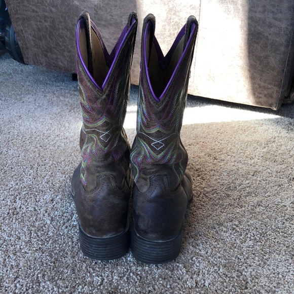 Ariat square toe boots - Picture 3 of 6